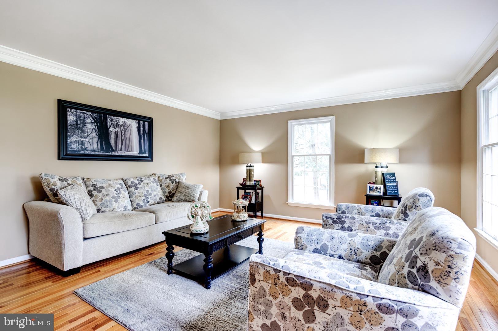 8 Willow Pond Road Malvern, PA 19355 - Photo 7 of 27 Living Room