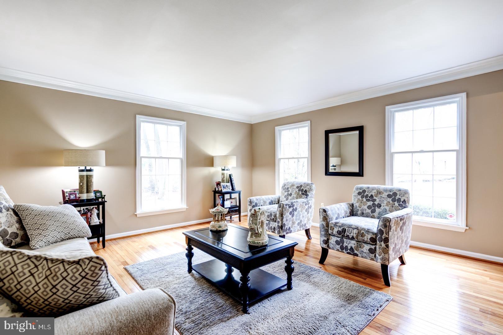 8 Willow Pond Road Malvern, PA 19355 - Photo 8 of 27 Living Room