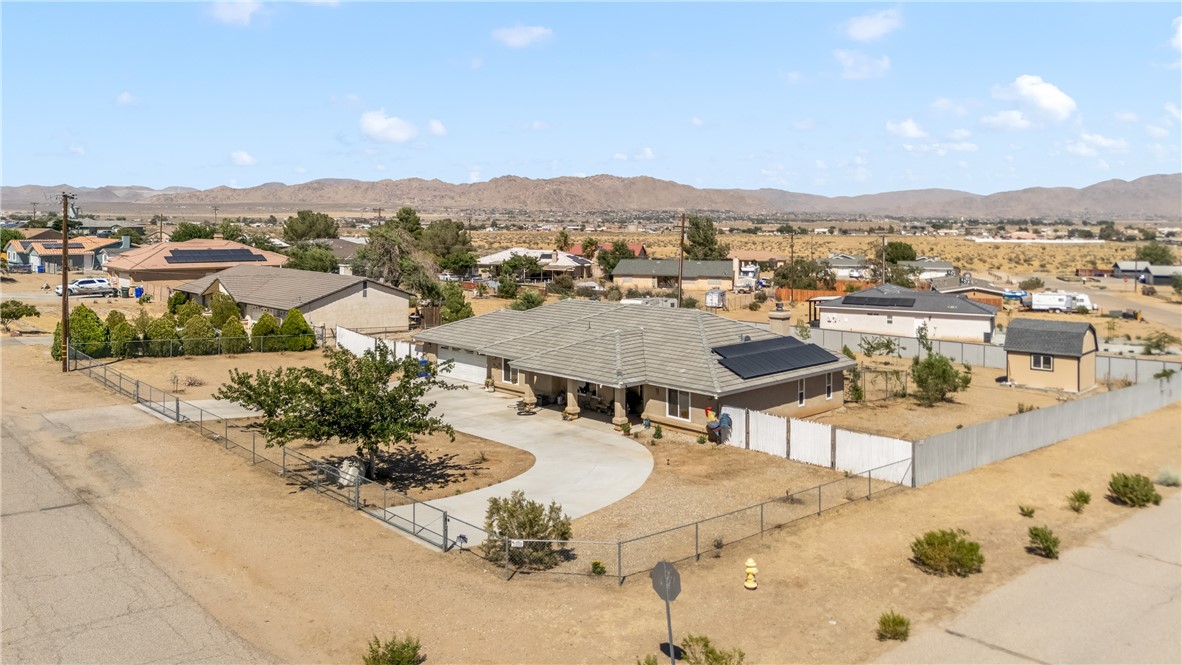 16209 Serrano Road Apple Valley, CA 92307 - Photo 4 of 36