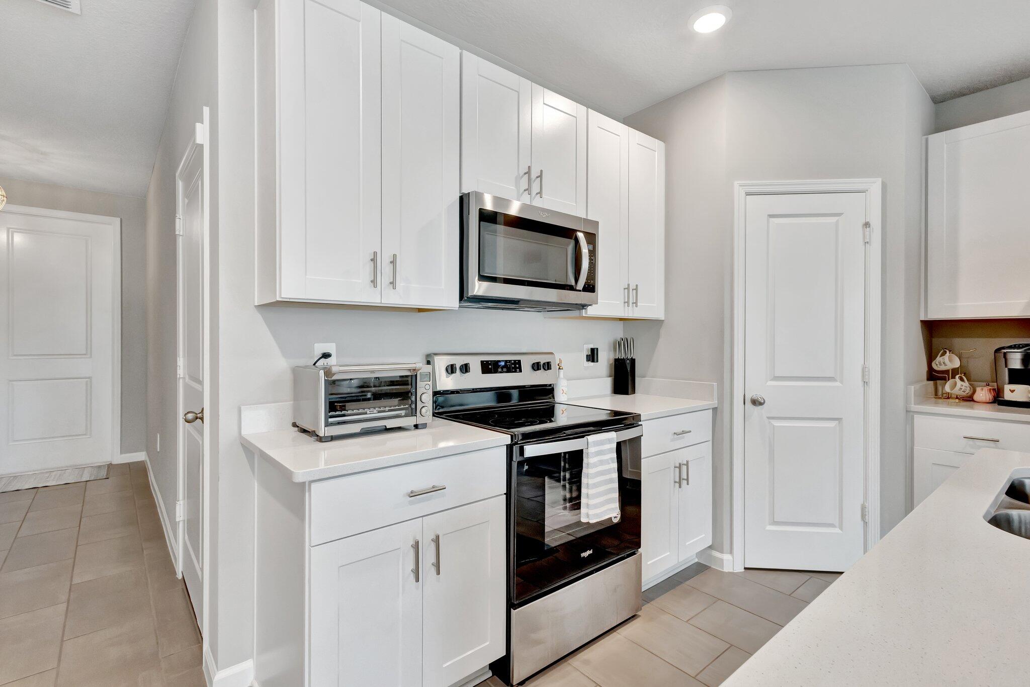 345 Southeast Angler Drive Stuart, FL 34994 - Photo 11 of 43 9-web-or-mls-5P1A9395