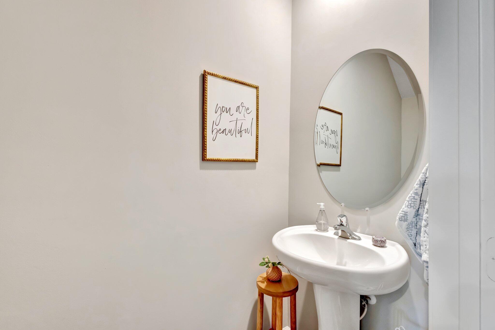 345 Southeast Angler Drive Stuart, FL 34994 - Photo 4 of 43 2-web-or-mls-5P1A9360