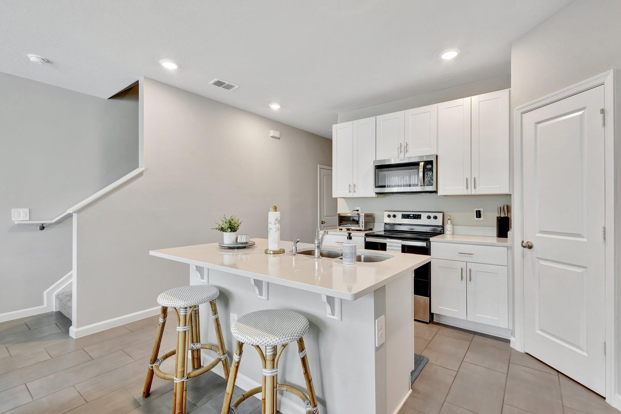 345 Southeast Angler Drive Stuart, FL 34994 - Photo 8 of 43 6-web-or-mls-5P1A9380