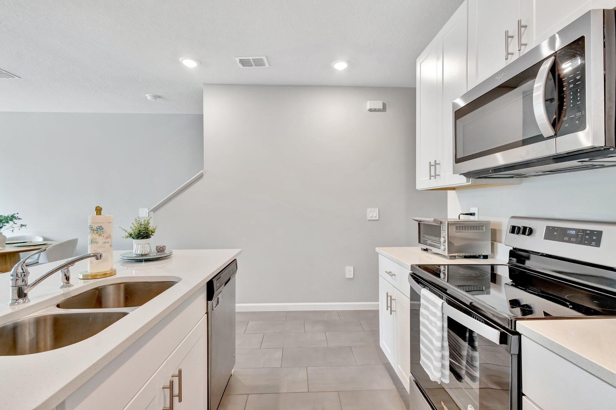 345 Southeast Angler Drive Stuart, FL 34994 - Photo 9 of 43 7-web-or-mls-5P1A9385