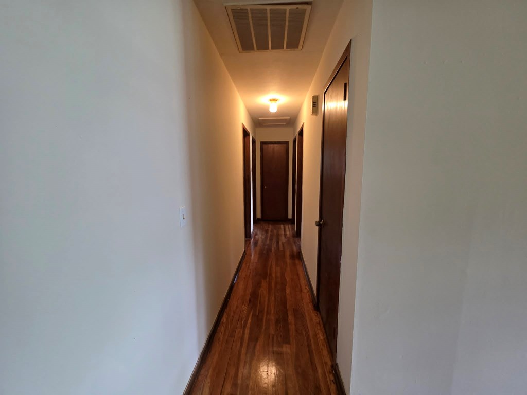 5522 Valleybrook Road Columbus, GA 31907 - Photo 4 of 36 Hallway