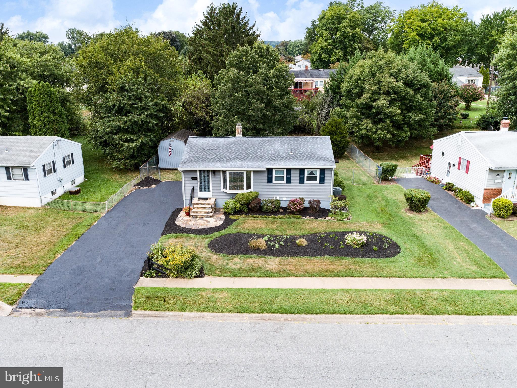 413 Tamara Circle Newark, DE 19711 - Photo 2 of 35 Exterior Front