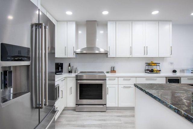 $1,250,000 | 75-6106 Alii Drive, Unit 317, Kailua-Kona, HI 96740