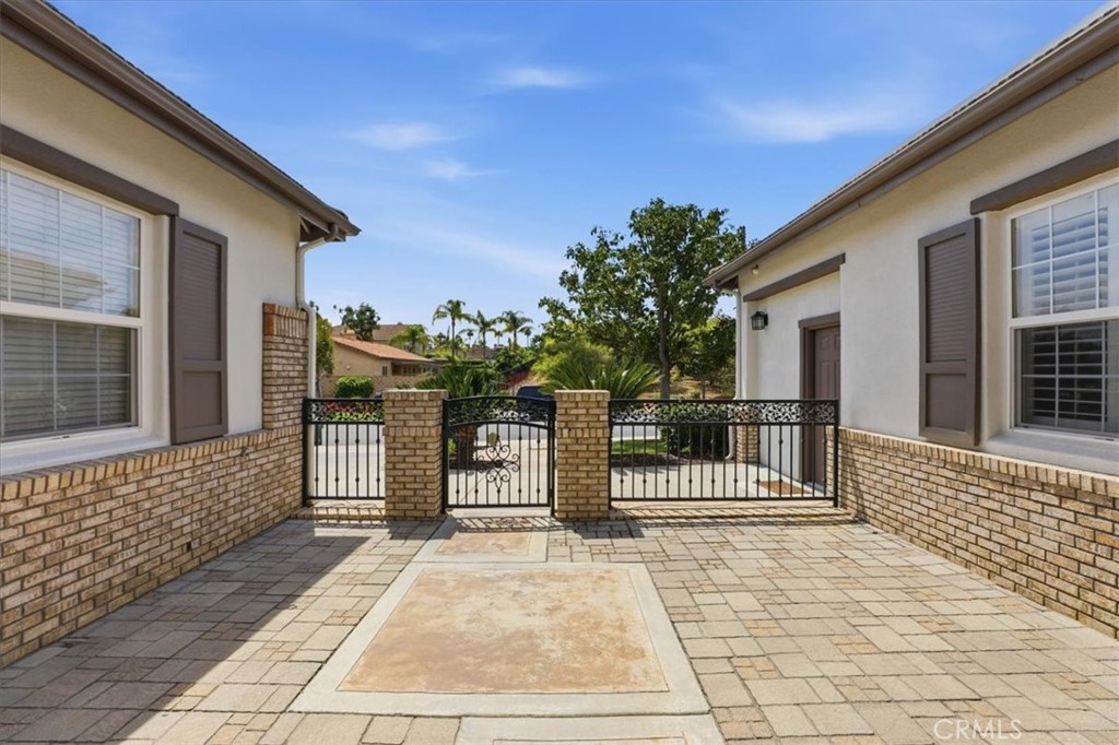 1125 Pamplona Drive Riverside, CA 92508 - Photo 7 of 42 Court Yard looking out