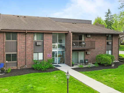 $295,000 | 1270 Wisconsin Street, Unit 211, Lake Geneva, WI 53147