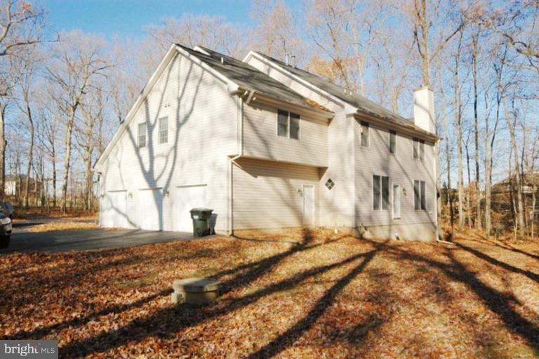 19509 Gleedsville Road Leesburg, VA 20175 - Photo 14 of 16 Garage 1