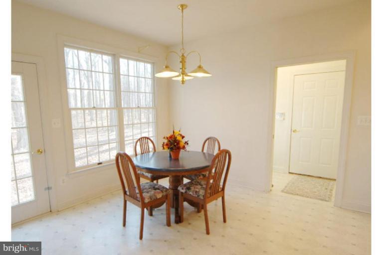 19509 Gleedsville Road Leesburg, VA 20175 - Photo 6 of 16 Breakfast Area