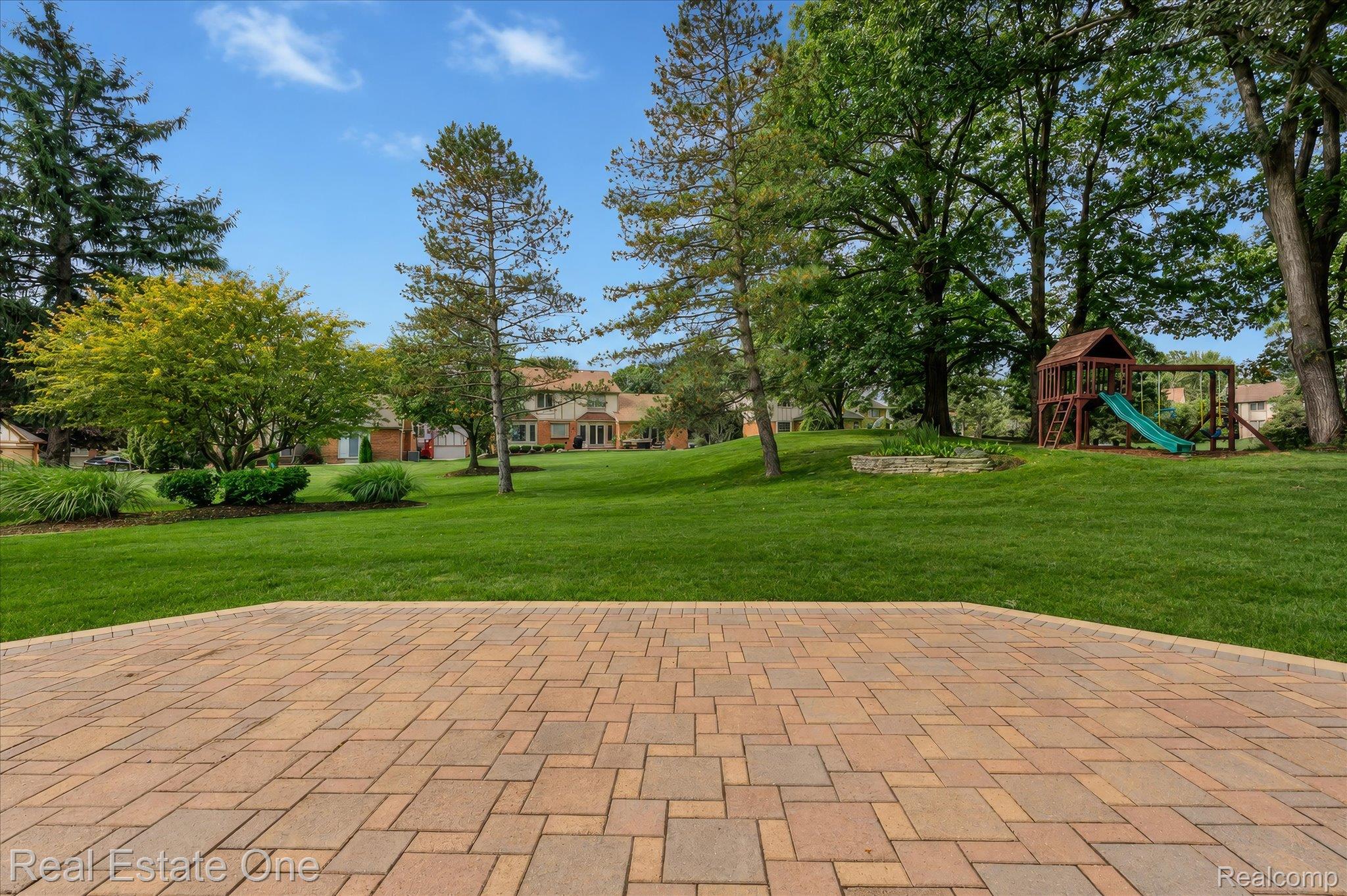 3393 Charlwood Drive Rochester, MI 48306 - Photo 56 of 60 56-066.jpg