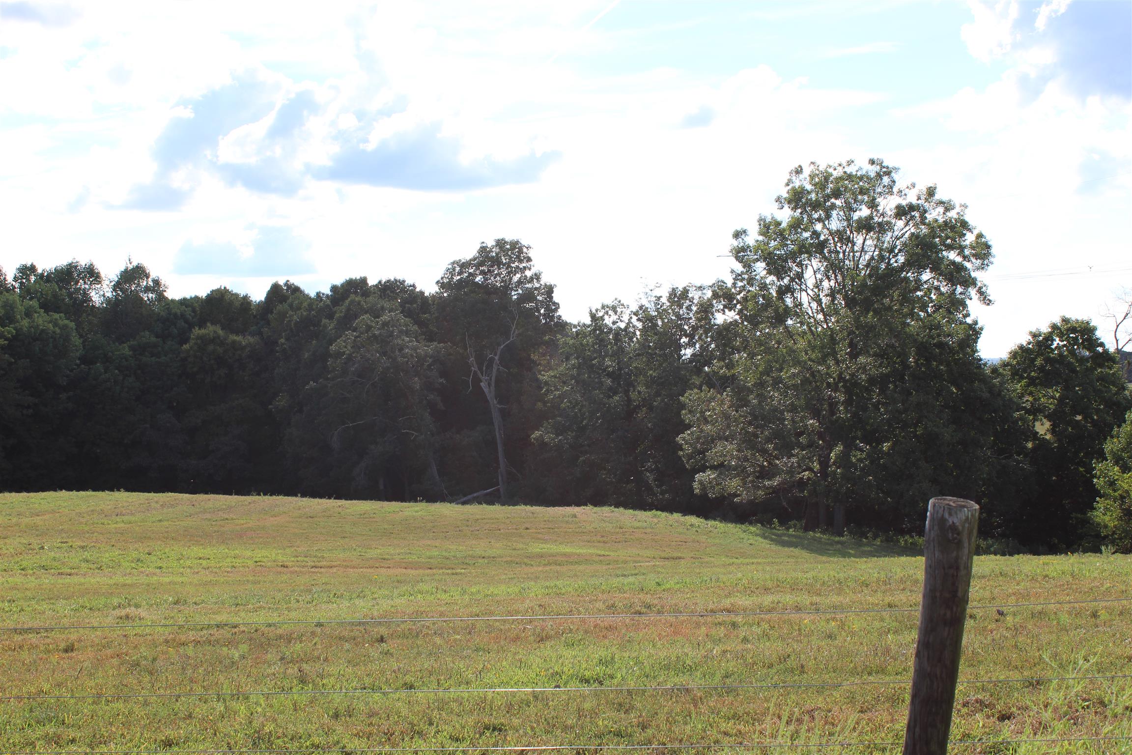1 Hickory Point Road Clarksville, TN 37043 - Photo 2 of 5