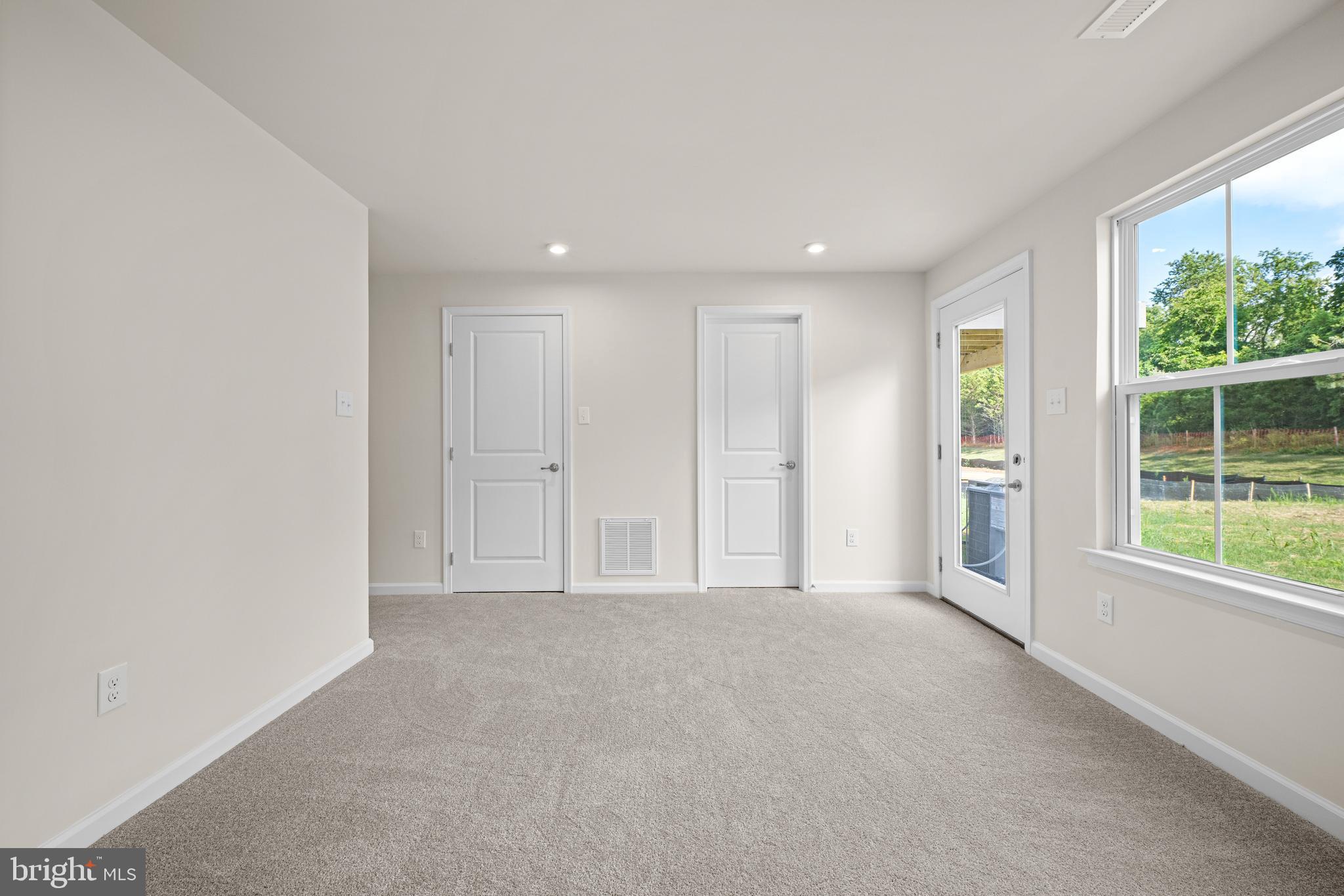 46 Sand Hills Drive Williamstown, NJ 08094 - Photo 4 of 31 Ground Level Family room