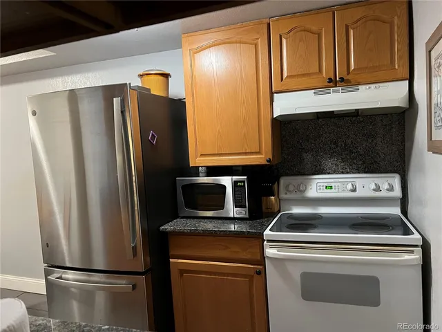 $1,900 | 10785 West 63rd Place, Unit 105, Arvada, CO 80004