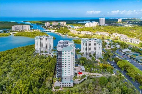 $1,100,000 | 425 Cove Tower Drive, Unit 504, Naples, FL 34110