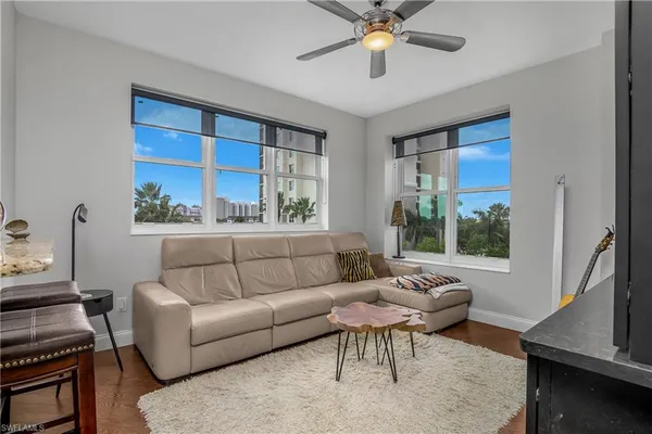 $1,100,000 | 425 Cove Tower Drive, Unit 504, Naples, FL 34110