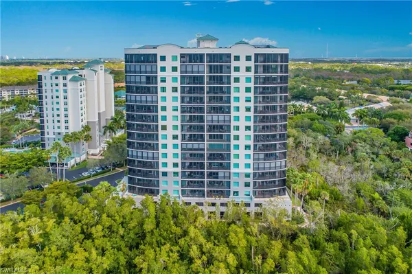 $1,100,000 | 425 Cove Tower Drive, Unit 504, Naples, FL 34110