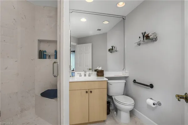 $1,100,000 | 425 Cove Tower Drive, Unit 504, Naples, FL 34110