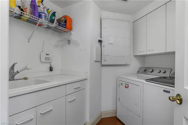 $1,100,000 | 425 Cove Tower Drive, Unit 504, Naples, FL 34110