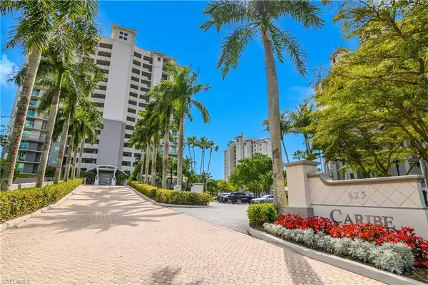 $1,100,000 | 425 Cove Tower Drive, Unit 504, Naples, FL 34110