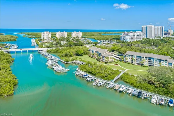 $1,100,000 | 425 Cove Tower Drive, Unit 504, Naples, FL 34110