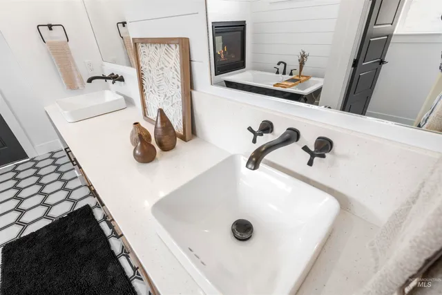 $1,999,999 | 789 West Water Vista Drive, Eagle, ID 83616