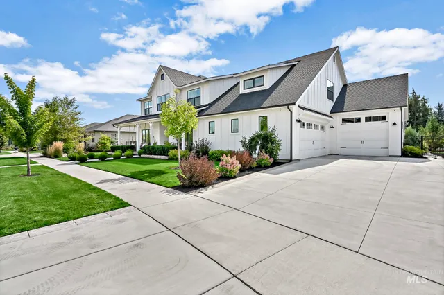 $1,999,999 | 789 West Water Vista Drive, Eagle, ID 83616