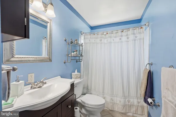 $670,000 | 6614 Stagecoach Street, Springfield, VA 22150