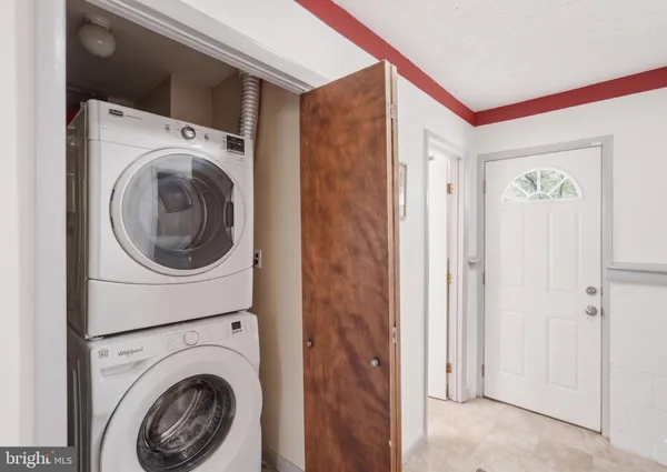 $670,000 | 6614 Stagecoach Street, Springfield, VA 22150