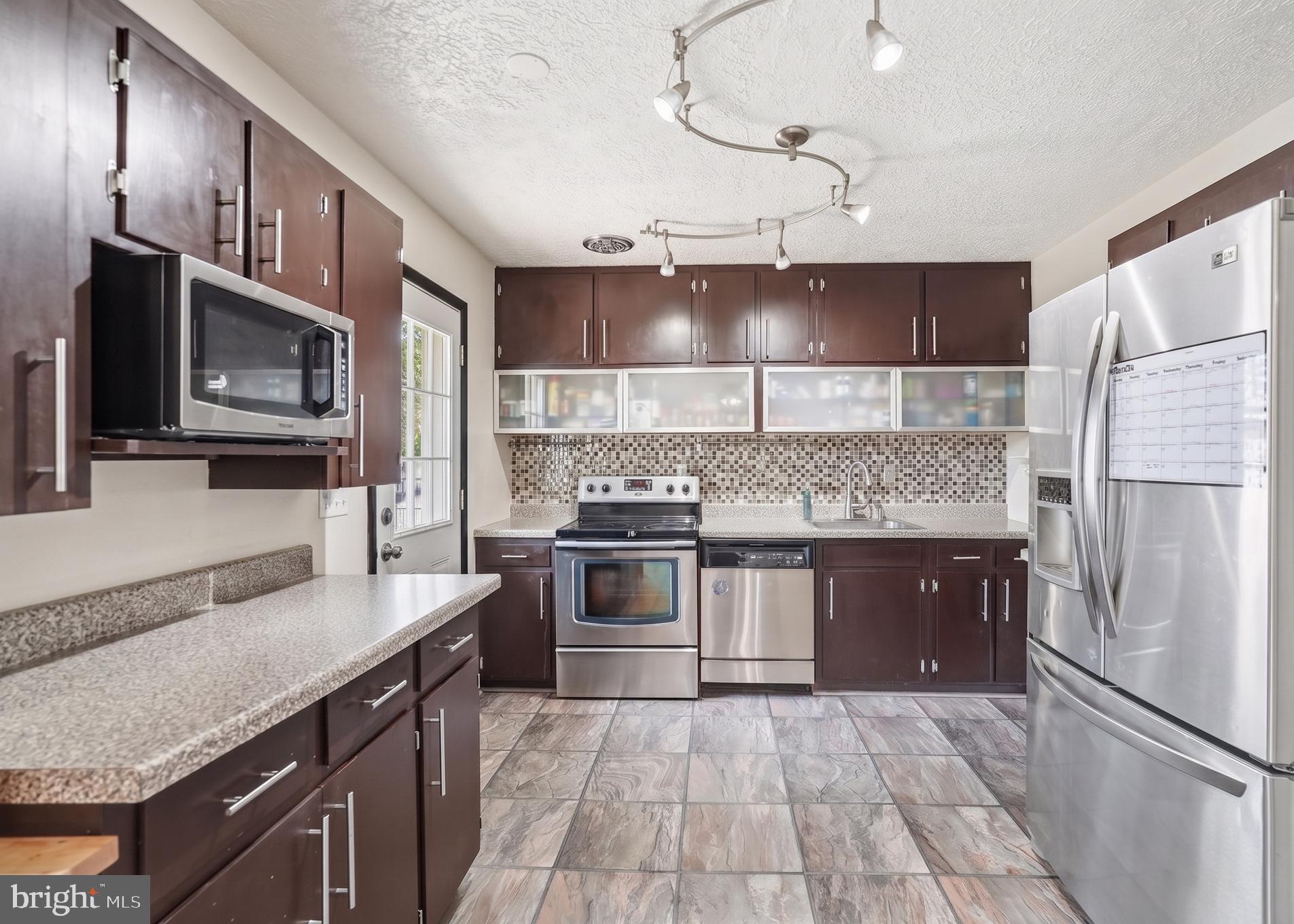 6614 Stagecoach Street Springfield, VA 22150 - Photo 6 of 35