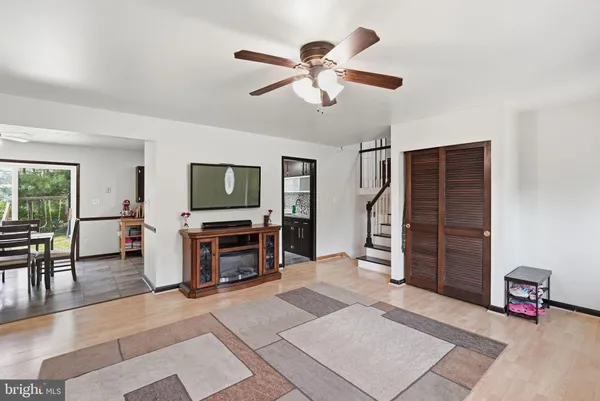 $670,000 | 6614 Stagecoach Street, Springfield, VA 22150