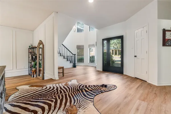 $899,900 | 9122 Cochran Heights Drive, Dallas, TX 75220