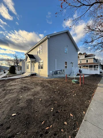 $2,750 | 193 South Lincoln Street, Unit A, Keene, NH 03431