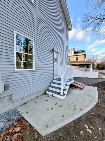 $2,750 | 193 South Lincoln Street, Unit A, Keene, NH 03431