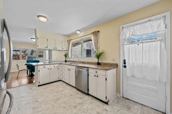 $290,000 | 105 East Sherwood Drive, Havelock, NC 28532
