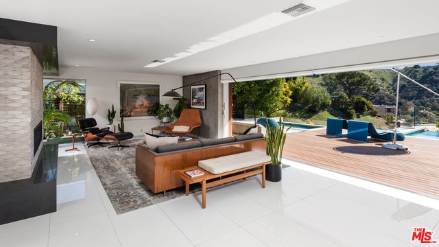 $13,750 | 7524 Devista Drive, Los Angeles, CA 90046