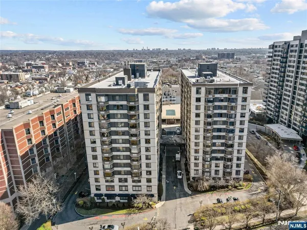 $349,000 | 326 Prospect Avenue, Unit 8E, Hackensack, NJ 07601