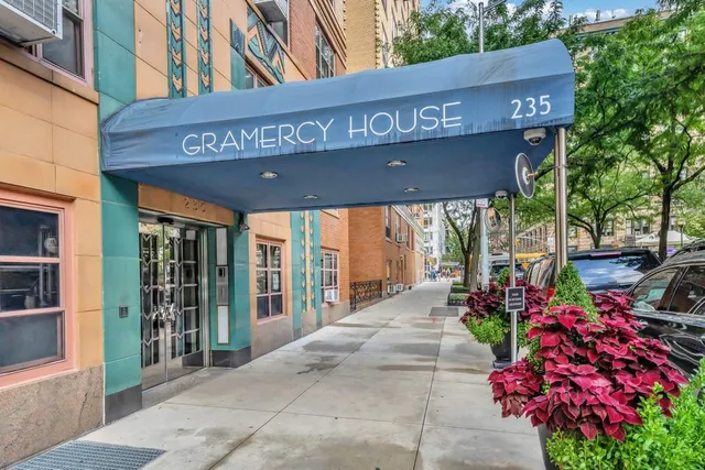 $835,000 | 235 East 22nd Street, Unit 4L | Gramercy