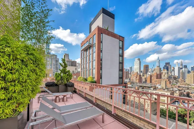 $835,000 | 235 East 22nd Street, Unit 4L | Gramercy