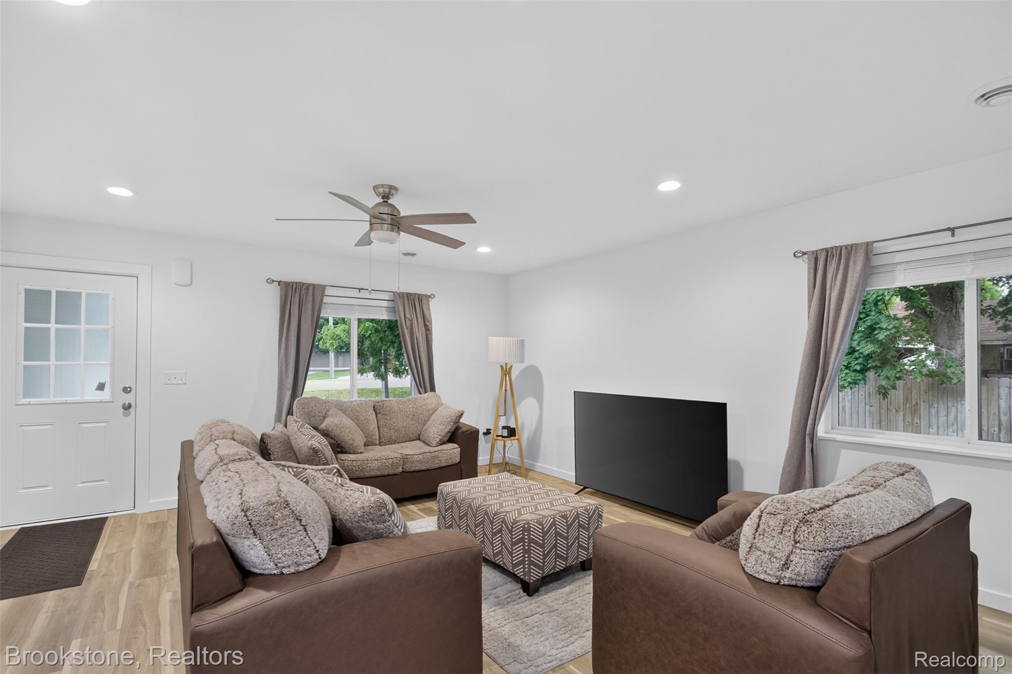 49050 Fuller Road New Baltimore, MI 48051 - Photo 5 of 24 012_BRIT6878.jpg