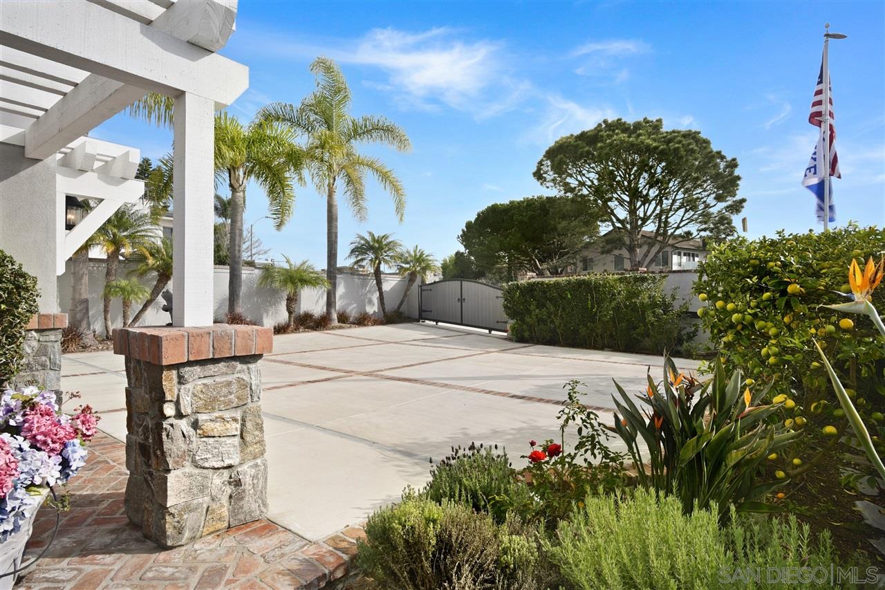 2260 Del Mar Heights Road Del Mar, CA 92014 - Photo 4 of 25 Gallery Image 4