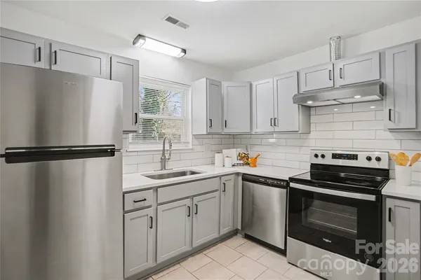 $399,900 | 8205 Meadowind Circle, Charlotte, NC 28226