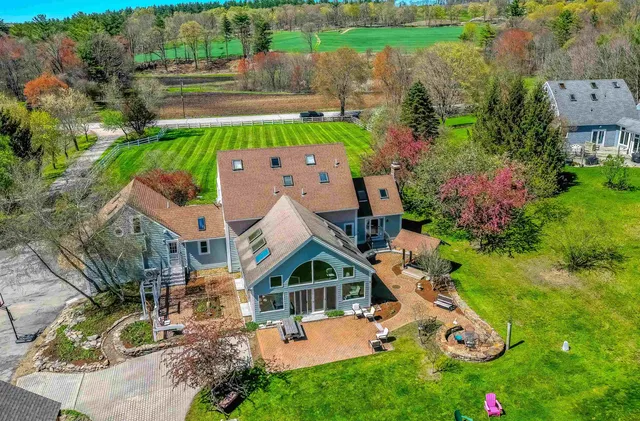 $950,000 | 199 Pine Hill Road, Hollis, NH 03049