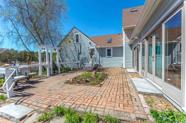 $950,000 | 199 Pine Hill Road, Hollis, NH 03049