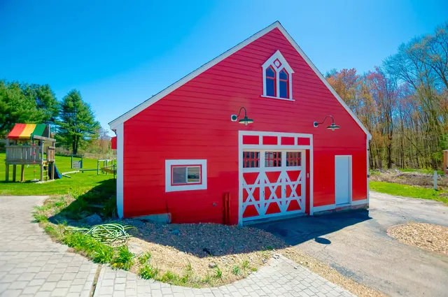 $950,000 | 199 Pine Hill Road, Hollis, NH 03049