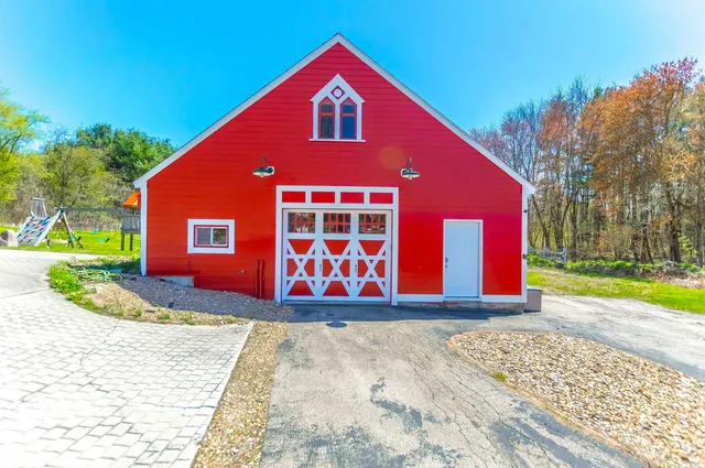 $950,000 | 199 Pine Hill Road, Hollis, NH 03049