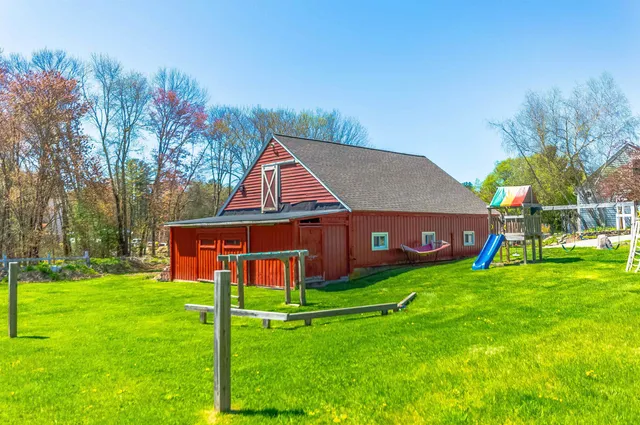 $950,000 | 199 Pine Hill Road, Hollis, NH 03049