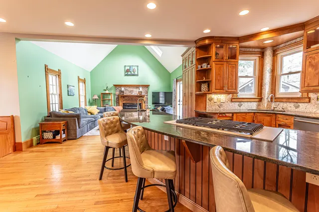 $950,000 | 199 Pine Hill Road, Hollis, NH 03049