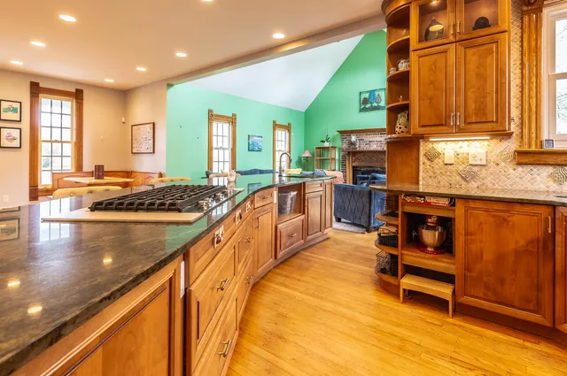 $950,000 | 199 Pine Hill Road, Hollis, NH 03049