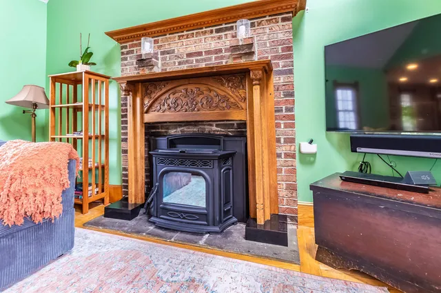 $950,000 | 199 Pine Hill Road, Hollis, NH 03049